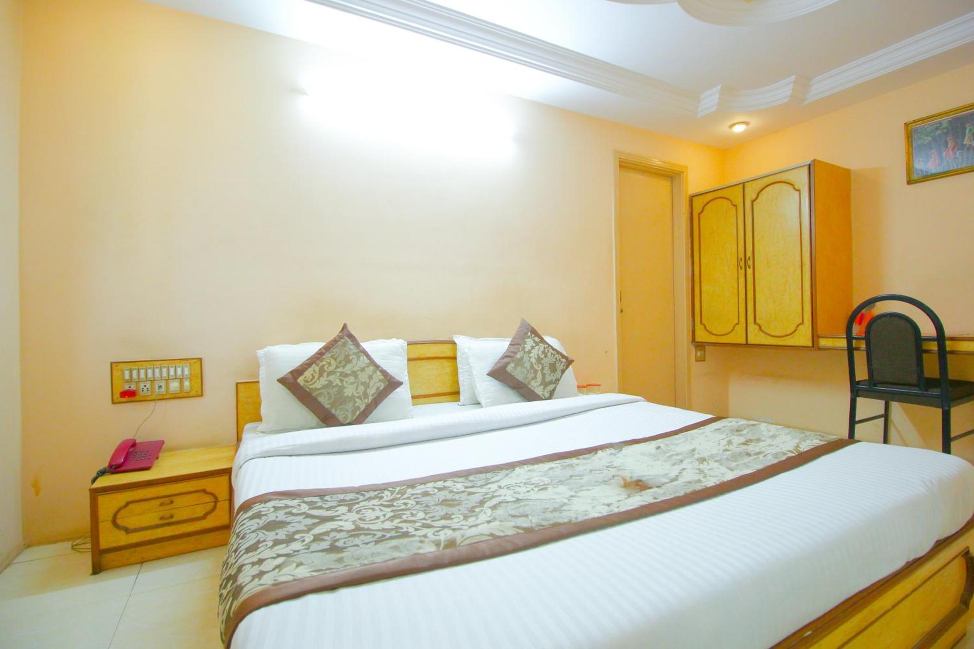 Hotel Upasana Rajkot Exterior photo